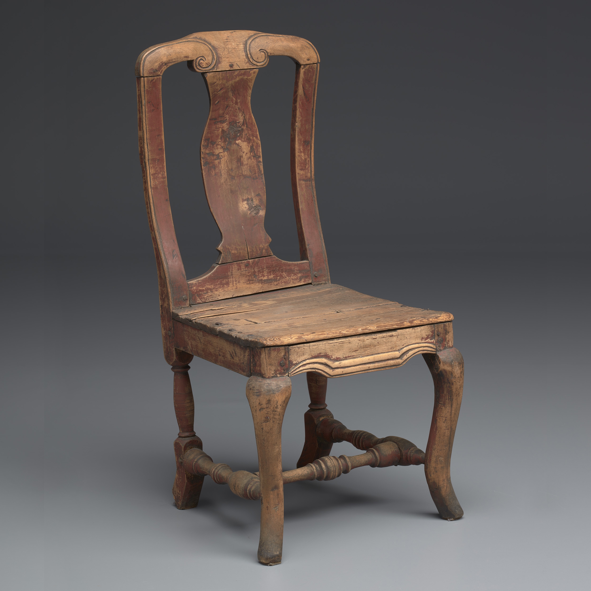Varhaisrokokoovaikutteinen tuoli 1700-luvulta